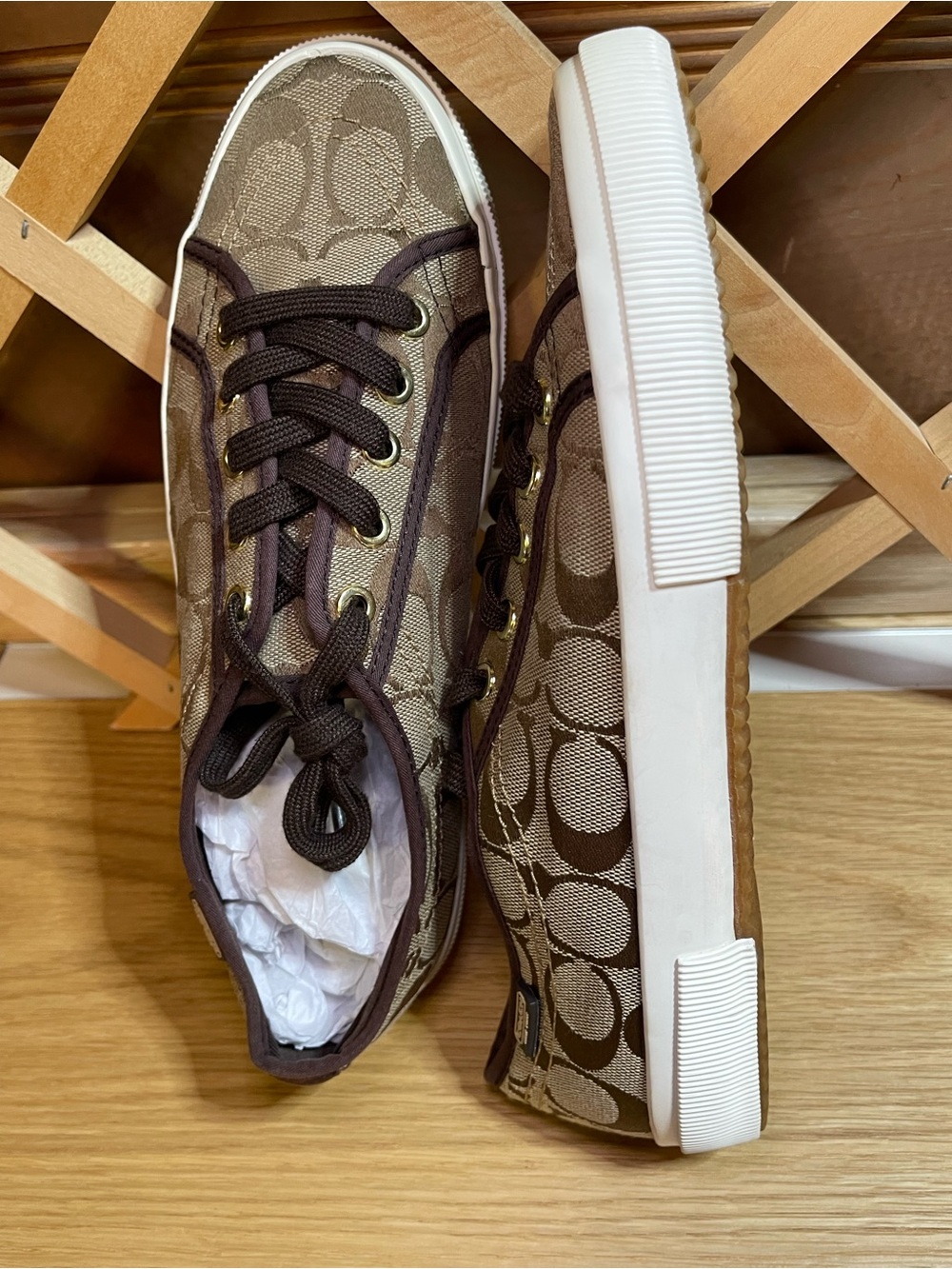 Authentic Coach New York A3851 “ Kalyn “ Sz 9B /Classic Canvas low- top Sneaker - Picture 7 of 16